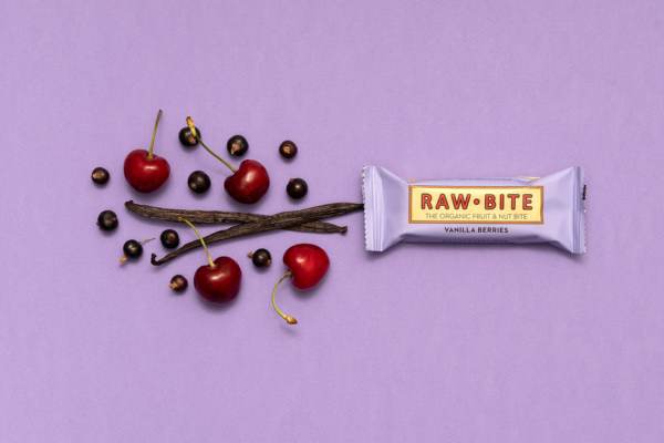 RAWBITE Vanilla Berries bar